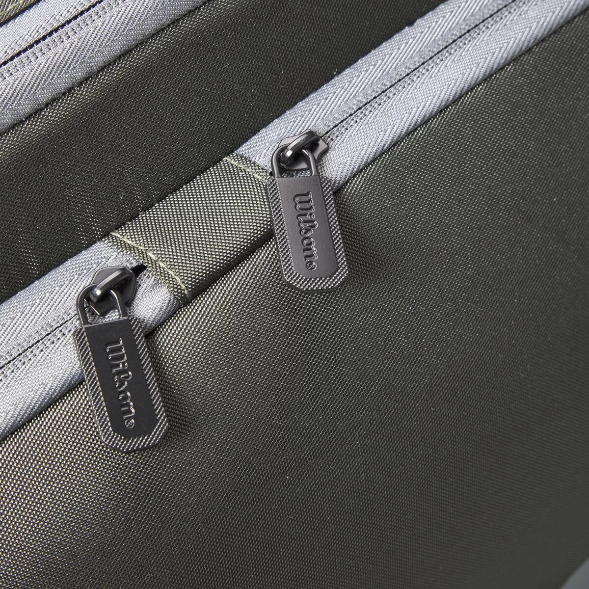 Wilson Tennis-Racketbag Tour (Schlägertasche, 2 Hauptfächer) 2023 Dunkelgrün 12er 10 Wilson Tennis-Racketbag Tour (Schlägertasche, 2 Hauptfächer) 2023 Dunkelgrün 12er – Bild 8